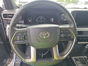 2025 Toyota 4Runner SR5 - miniatura 10