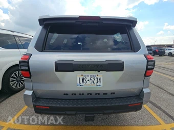2025 Toyota 4Runner SR5 - miniatura 5