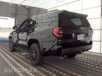 2025 Toyota 4Runner SR5 - miniatura 6
