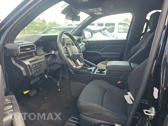 2025 Toyota 4Runner SR5 - miniatura 7
