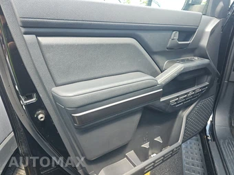 2025 Toyota 4Runner SR5 - miniatura 9