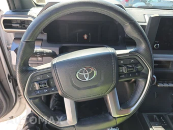2025 Toyota 4Runner SR5 - miniatura 10