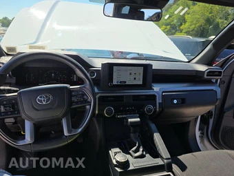 2025 Toyota 4Runner SR5 - miniatura 11