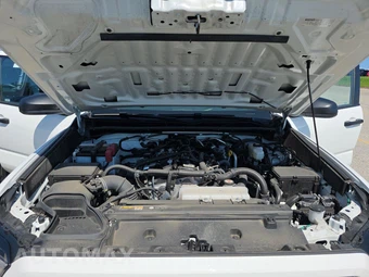 2025 Toyota 4Runner SR5 - miniatura 15