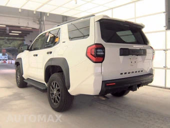 2025 Toyota 4Runner SR5 - miniatura 6