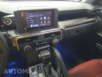 2025 Toyota 4Runner SR5 - miniatura 11