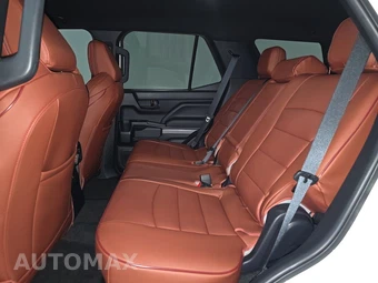 2025 Toyota 4Runner SR5 - miniatura 13