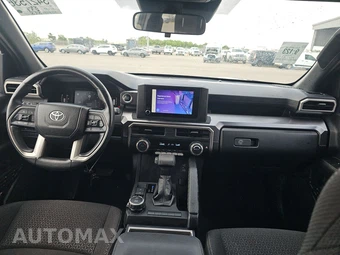 2025 Toyota 4Runner SR5 - miniatura 11
