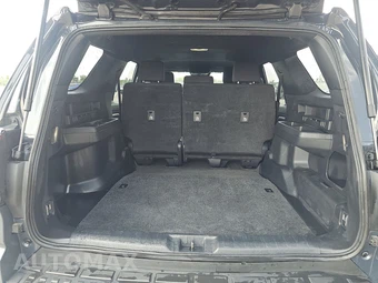 2025 Toyota 4Runner SR5 - miniatura 16