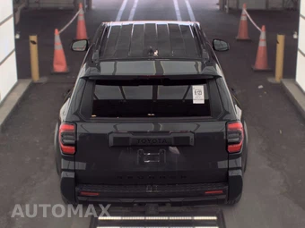 2025 Toyota 4Runner SR5 - miniatura 5