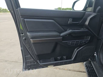 2025 Toyota 4Runner SR5 - miniatura 9