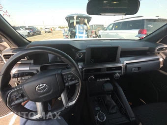 2025 Toyota 4Runner SR5 - miniatura 11