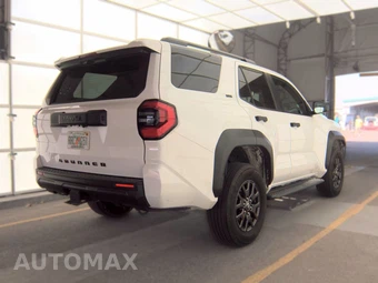 2025 Toyota 4Runner SR5 - miniatura 4