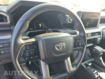 2025 Toyota 4Runner SR5 - miniatura 10