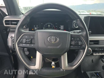 2025 Toyota 4Runner SR5 - miniatura 10