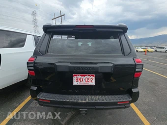 2025 Toyota 4Runner SR5 - miniatura 5