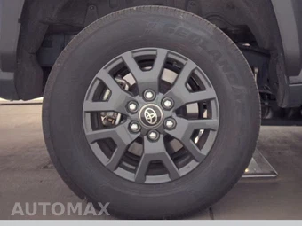 2025 Toyota 4Runner SR5 - miniatura 11