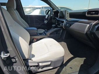 2025 Toyota 4Runner SR5 - miniatura 14