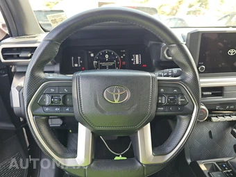 2025 Toyota 4Runner SR5 - miniatura 16