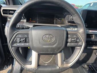 2025 Toyota 4Runner SR5 - miniatura 10