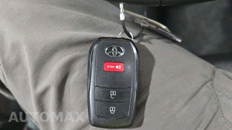 2025 Toyota 4Runner SR5 - miniatura 18