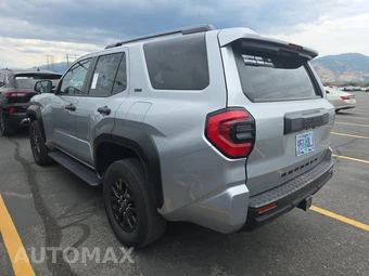 2025 Toyota 4Runner SR5 - miniatura 6