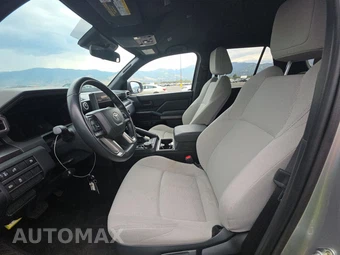 2025 Toyota 4Runner SR5 - miniatura 7
