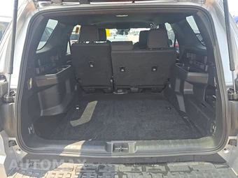 2025 Toyota 4Runner SR5 - miniatura 16