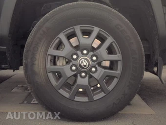 2025 Toyota 4Runner SR5 - miniatura 10