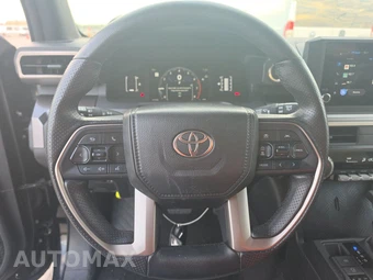 2025 Toyota 4Runner SR5 - miniatura 16