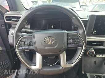 2025 Toyota 4Runner SR5 - miniatura 10