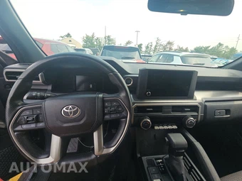 2025 Toyota 4Runner SR5 - miniatura 11