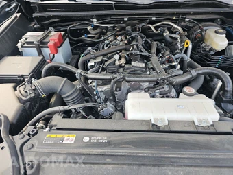 2025 Toyota 4Runner SR5 - miniatura 15