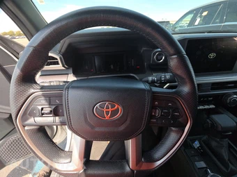 2025 Toyota 4Runner SR5 - miniatura 10