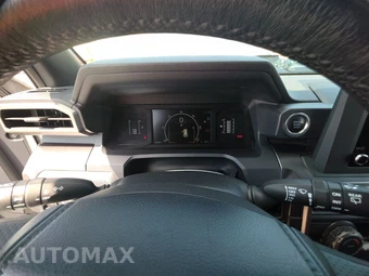 2025 Toyota 4Runner SR5 - miniatura 12