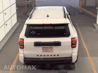 2025 Toyota 4Runner SR5 - miniatura 5