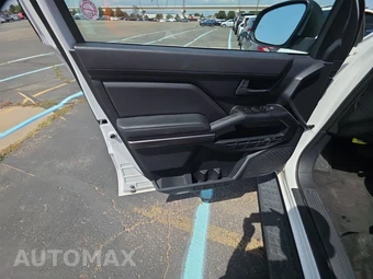 2025 Toyota 4Runner SR5 - miniatura 9
