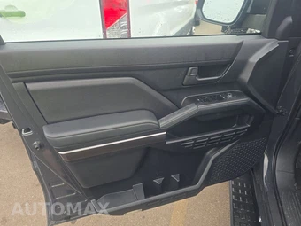2025 Toyota 4Runner SR5 - miniatura 9