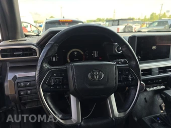 2025 Toyota 4Runner SR5 - miniatura 10