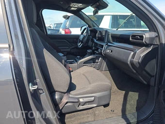 2025 Toyota 4Runner SR5 - miniatura 8