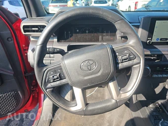 2025 Toyota 4Runner SR5 - miniatura 10