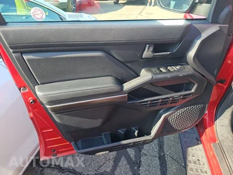 2025 Toyota 4Runner SR5 - miniatura 9