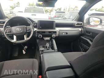 2025 Toyota 4Runner SR5 - miniatura 11