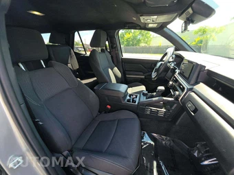 2025 Toyota 4Runner SR5 - miniatura 15