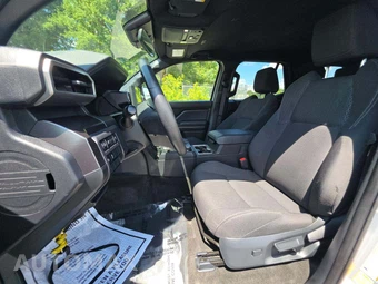 2025 Toyota 4Runner SR5 - miniatura 3