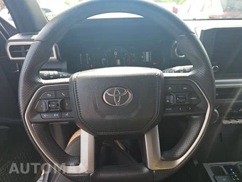 2025 Toyota 4Runner SR5 - miniatura 10