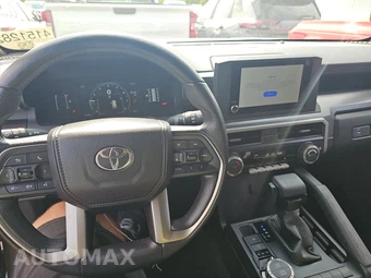 2025 Toyota 4Runner SR5 - miniatura 11