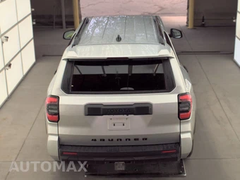 2025 Toyota 4Runner SR5 - miniatura 5