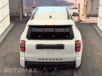 2025 Toyota 4Runner SR5 - miniatura 5