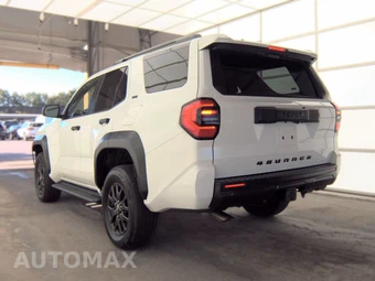 2025 Toyota 4Runner SR5 - miniatura 6